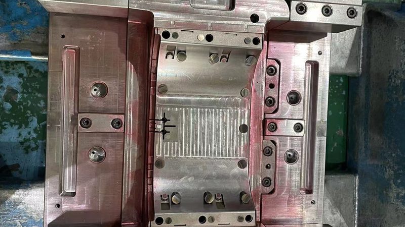 锌合金压铸模具寿命：影响因素与提升策略