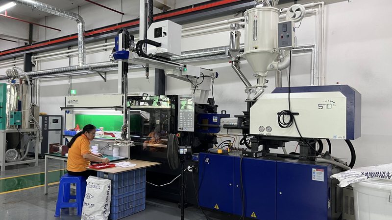 冲压模具槽孔加工尺寸公差：精度与效率的平衡之道