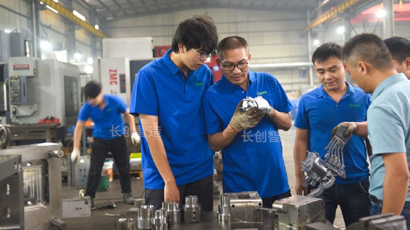 电子托盘模具加工：揭秘价格背后的关键因素**